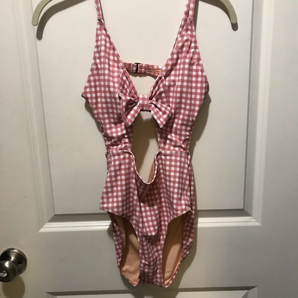 Women’s swimsuit one piece